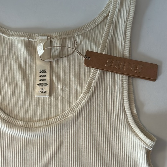 SKIMS tank - Picture 3 of 5